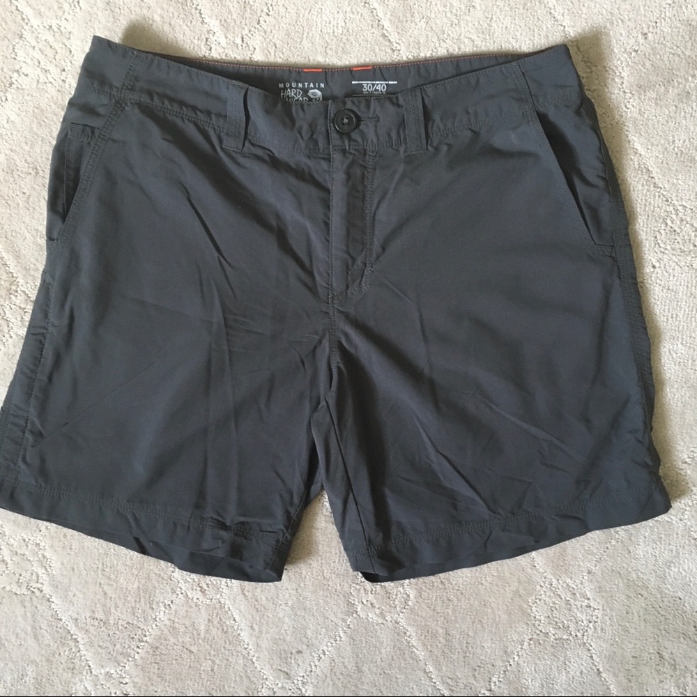 Mountain Hardware size 30” trek shorts 7” inseam